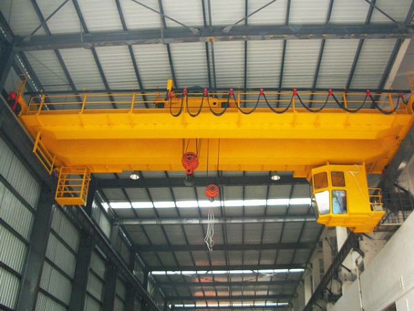 QD型電動雙梁橋式起重機(jī)